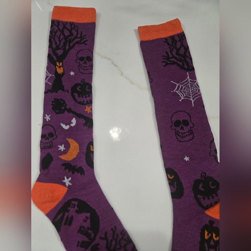 🔥Spooky Socks🔥 - Picture 2 of 2